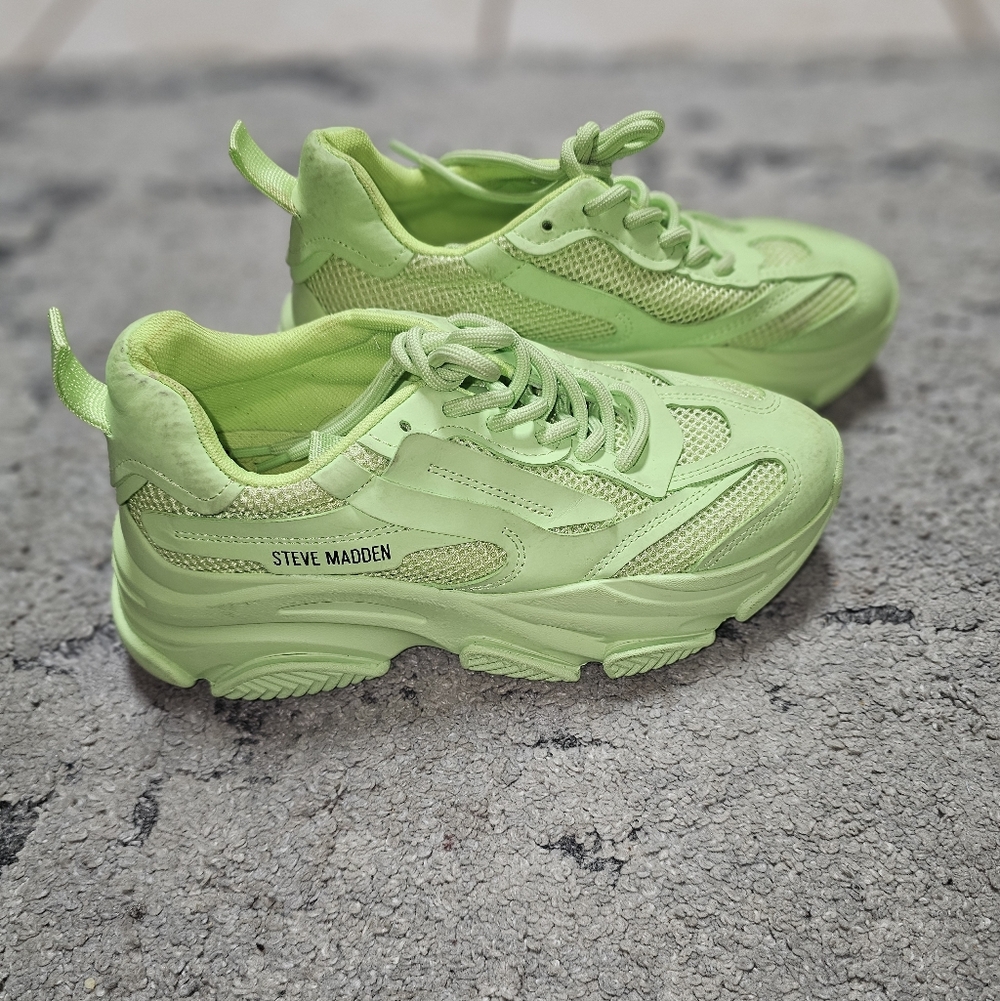 Steve Madden Possession Green Sneakers Size 6.5